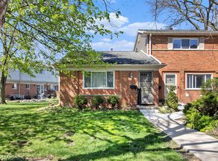 3383 Williamsburg Rd, Ann Arbor, MI 48108