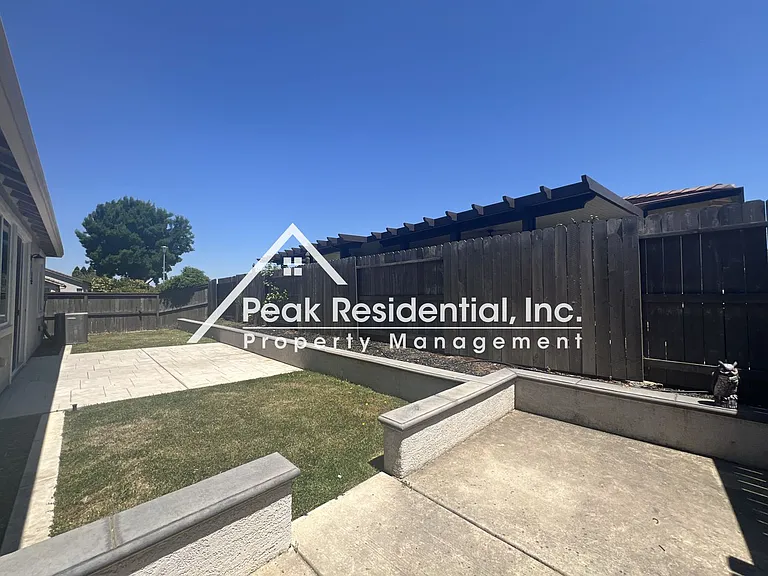 9369 Sierra Creek Dr — Photo 27