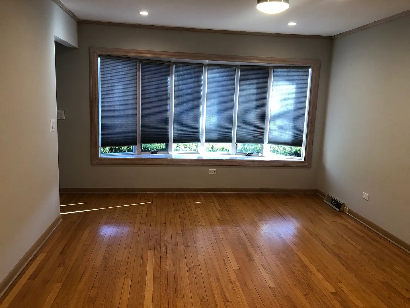 3 bed, $3,400 — Photo 2