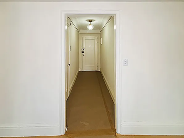 333 East 53rd Street image 11 of 22