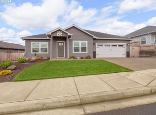 847 Medina Ave, Sutherlin, OR 97479