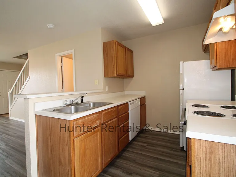 1710B Spring Rose Cir — Photo 7