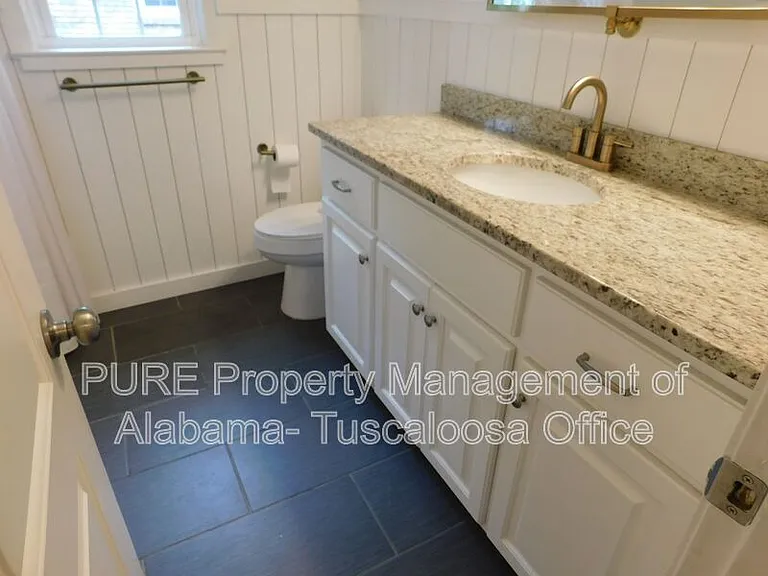 1213 Heritage Ln — Photo 25