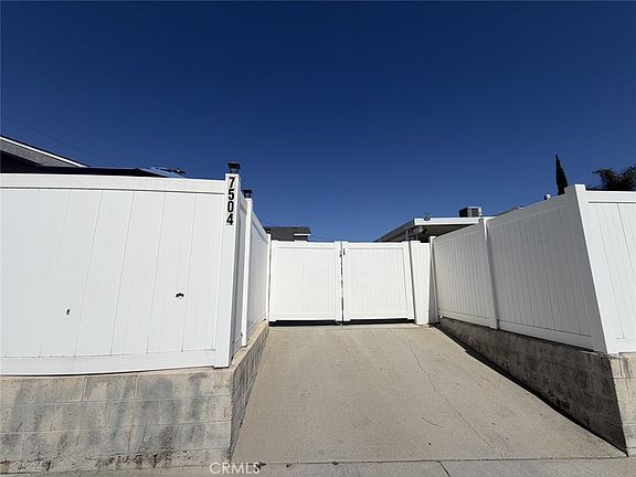 2nd image of 7502 N Hollywood Way