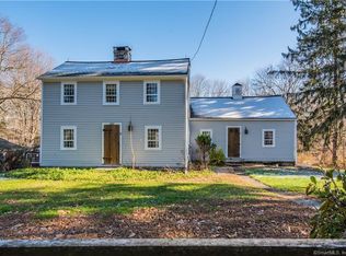 8 Rock Ridge Rd, Newtown, CT 06470