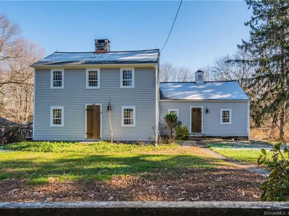 8 Rock Ridge Road, Newtown, CT 06470