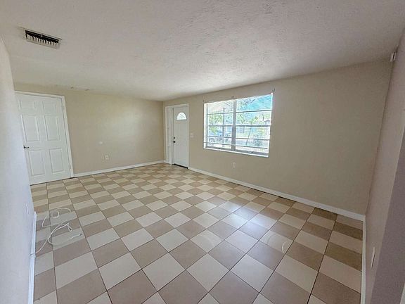 5th image of 6606 Jackson St