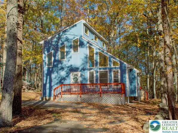 2211 Apley Ct, Bushkill, PA 18324