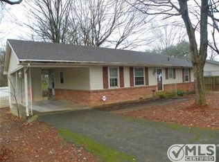 108 Sherwood Dr, Hopkinsville, KY 42240
