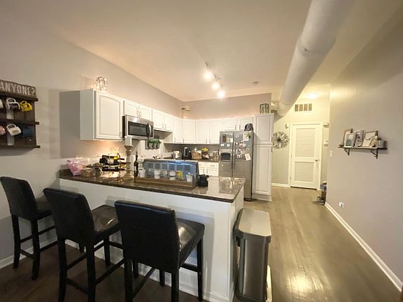 3rd image of 1431 N Milwaukee Ave Unit 404
