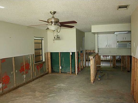 4th image of 139 Sunnyside Dr