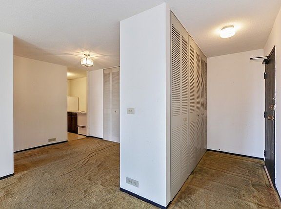 5th image of 2740 N Pine Grove Ave APT 6G