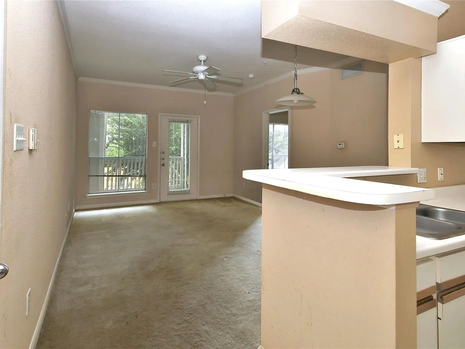 1 bed, 1.0 bath, 623 sqft, $1,200 — Photo 4