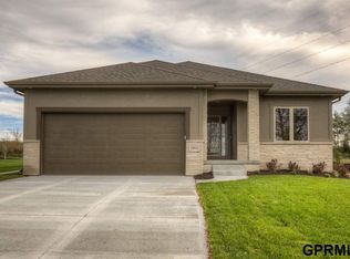 15505 Hanover St, Bennington, NE 68007