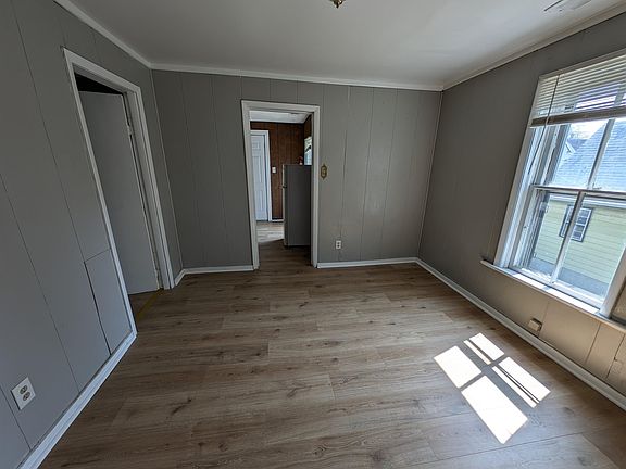 5th image of 1010 S 6th St