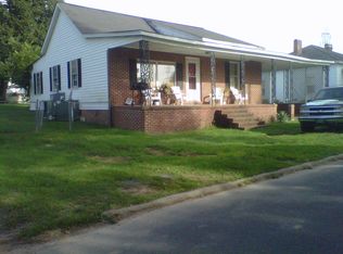 36 Oak St, Great Falls, SC 29055