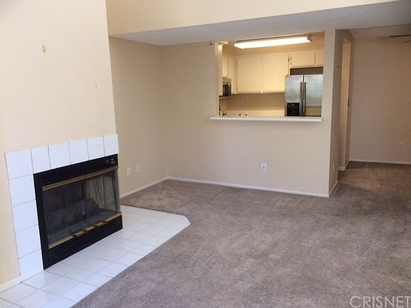 2nd image of 23633 Del Monte Dr Unit 274