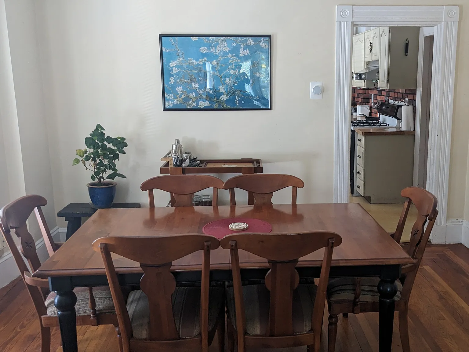 3 bed, 1100 sqft, $980 — Photo 1