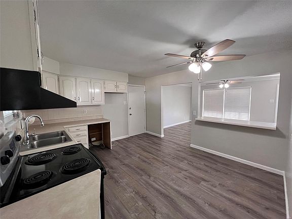 5th image of 3321 Village Ln