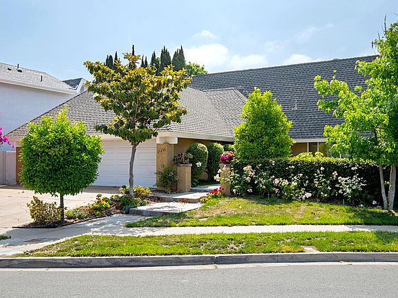 3rd image of 15232 Chalon Cir