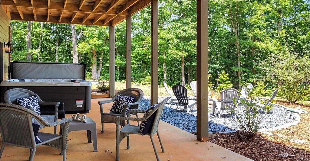 4 bed, 3.5 bath, 2592 sqft, $3,300 — Photo 3