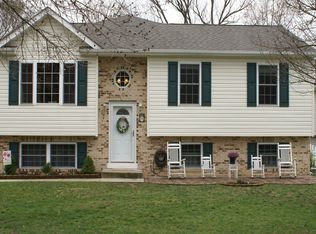 7 Windy Hill Ln, Glen Burnie, MD 21061