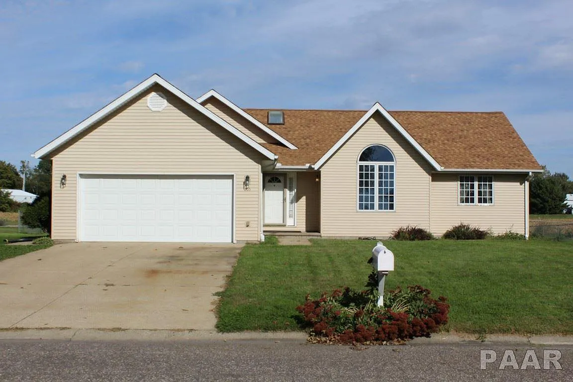 205 Heritage Ct photo 1