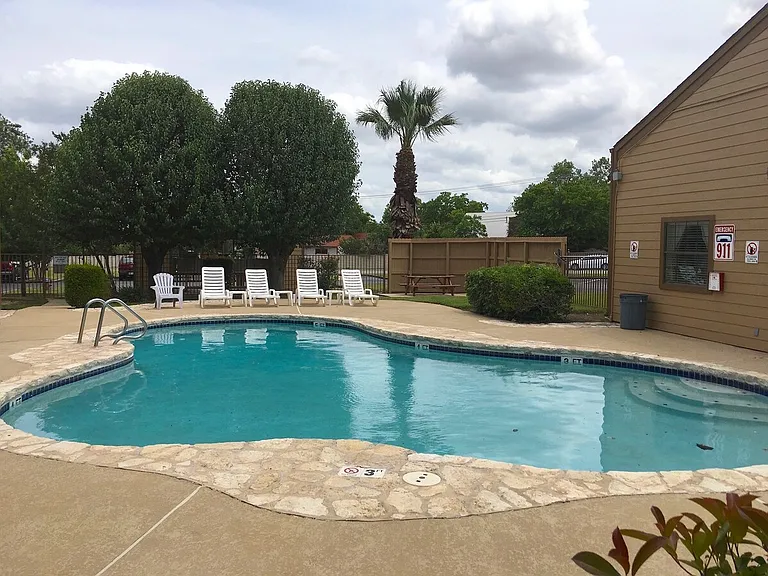 Apple Creek Apartments — Photo 4