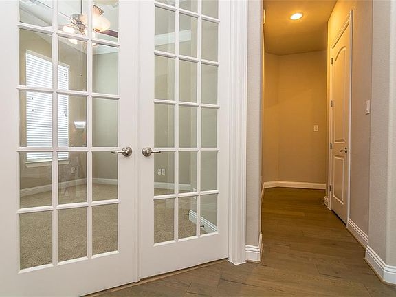 5th image of 503 Centenary Ln
