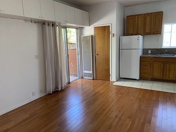 4th image of 1021A Oakland Ave