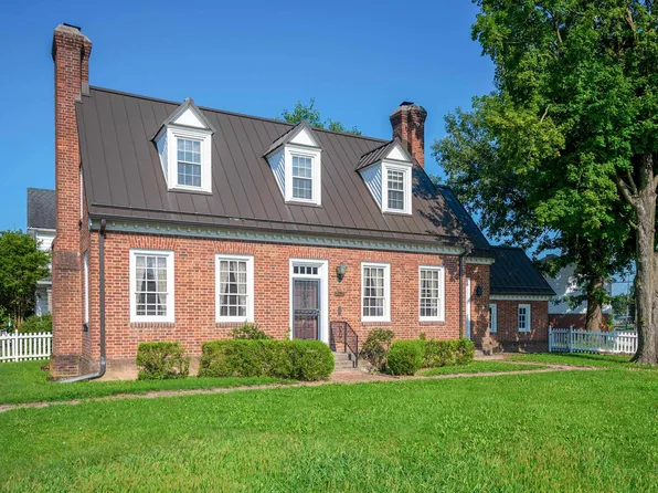 457 E South St, Winchester, IN 47394