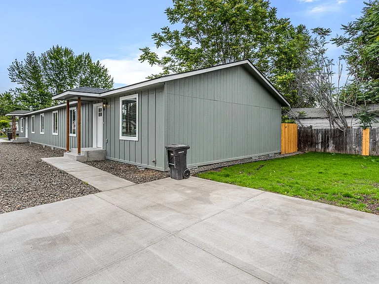 1302 S 14th Ave — Photo 50
