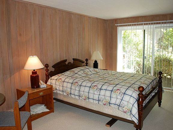 5th image of 206 Marina Heights Ln