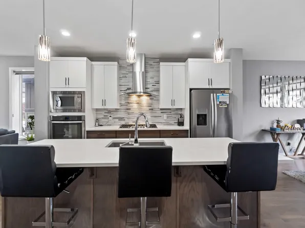 17816 59th St NW, Edmonton, AB T5Y 0W8