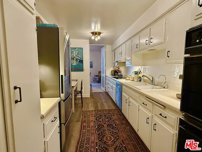 637 Wilcox Ave #2D — Photo 15