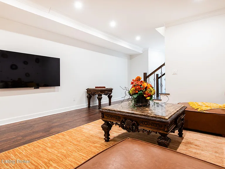 9507 Civic Way — Photo 41