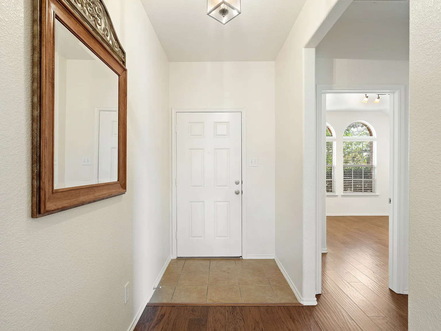3 bed, 1842 sqft, $2,495 — Photo 3