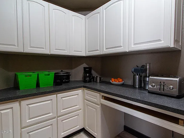 1629 Topaz Dr — Photo 4