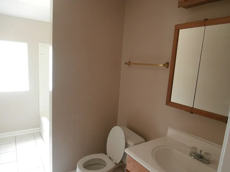 1115 Hickory Ave — Photo 6