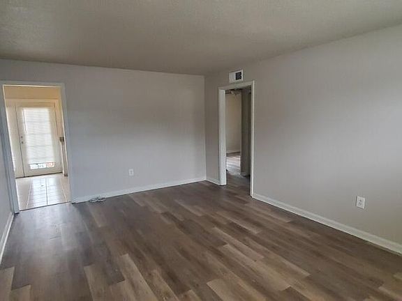 2nd image of 1813 W 44th St APT B