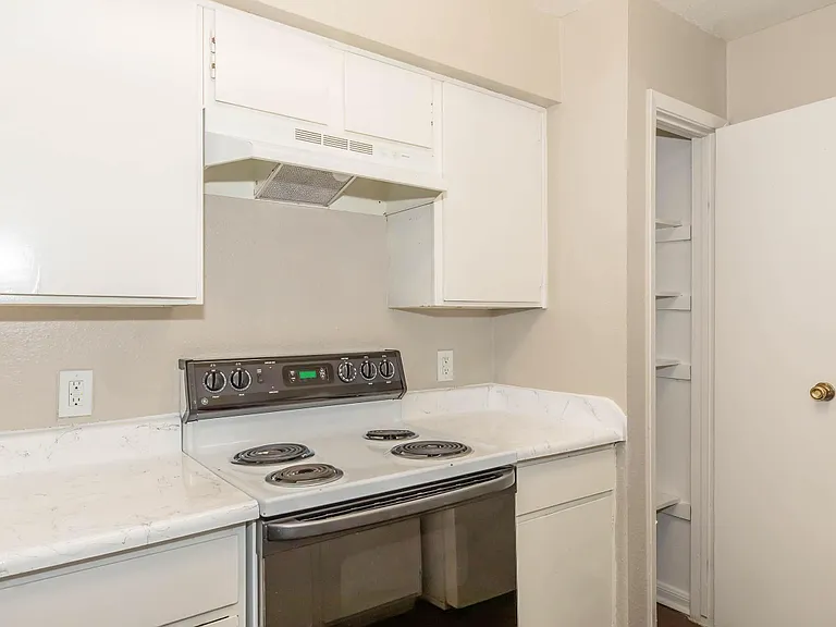 Tidwell Park Apartments — Photo 45