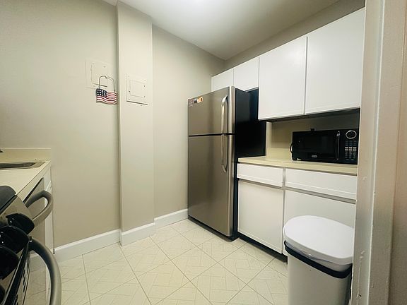 5th image of 1011 Arlington Blvd APT 907