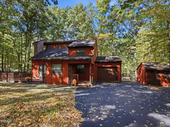 800 Cedar Ct, Hawley, PA 18428