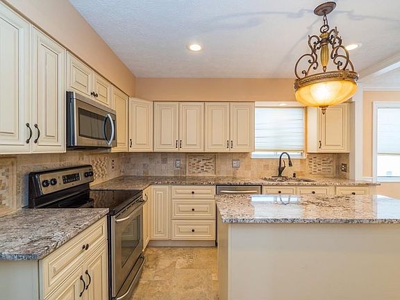 4th image of 12028 Gaylord Dr
