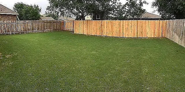 3 bed, 2.0 bath, 1605 sqft, $2,100 — Photo 2