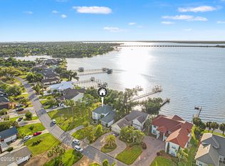 1414 Country Club Dr, Lynn Haven, FL 32444