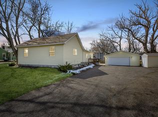 5064 Granada Ave N, Oakdale, MN 55128