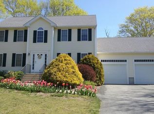 2 Mayflower Ridge Dr, Wareham, MA 02571