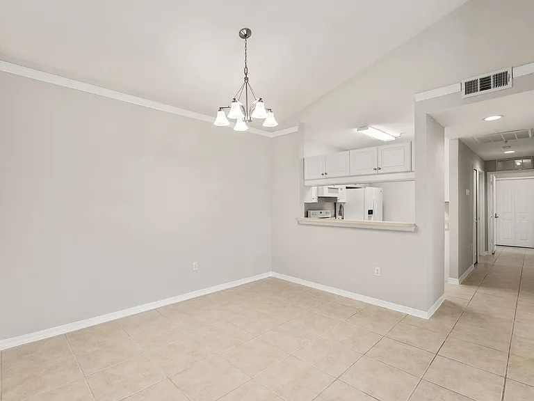 2291 NW 16th Ter #2291 — Photo 5