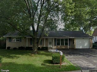 221 Country Meadow Ln, Belleville, IL